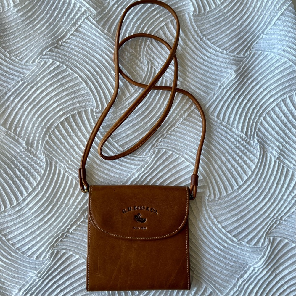 G.H.BASS & CO. Leather Crossbody Bag